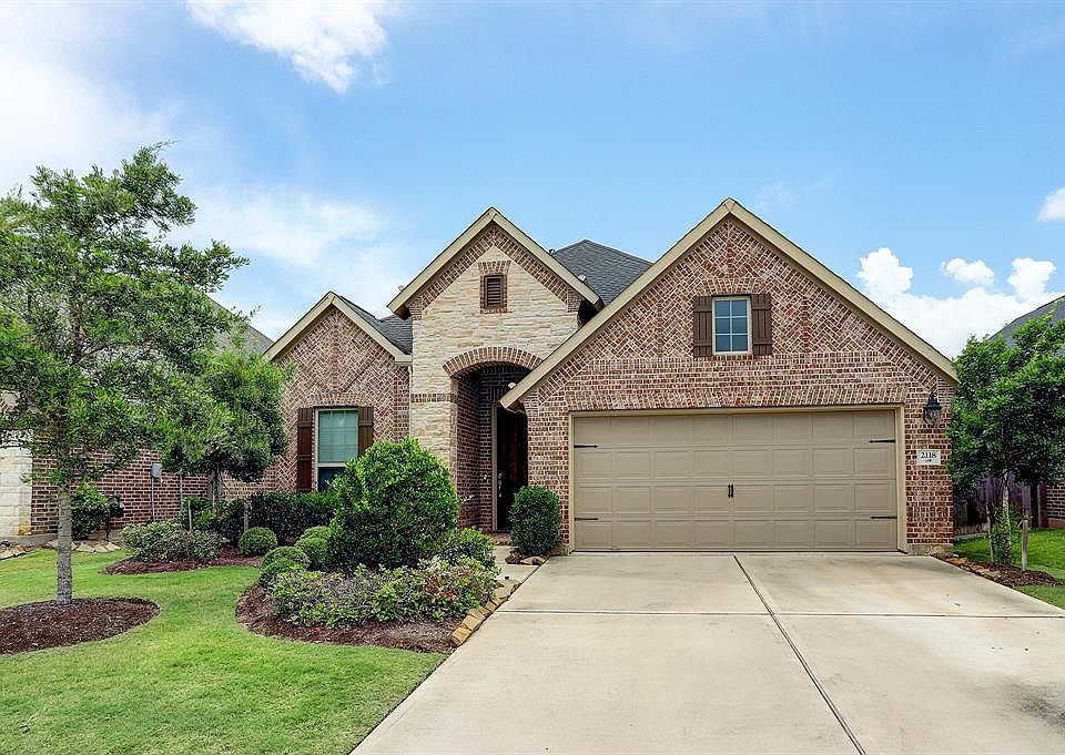 Stunning stone and brick home built by Plantation Builders is in the Master Planned Community of Jordan Ranch is beautiful! There are many community amenities including a lazy river pool and large work out facility included in your HOA.