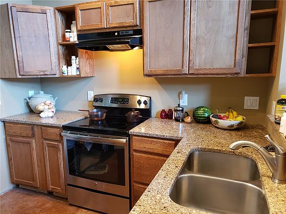 4th image of 17705 Westlake Dr