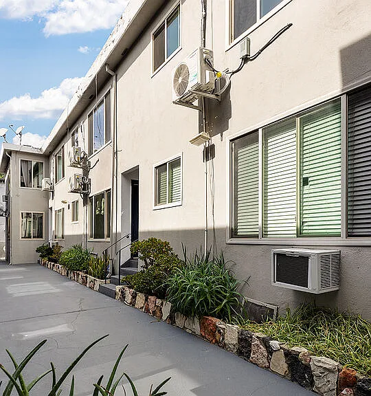 925 N Curson Ave #7 — Photo 2