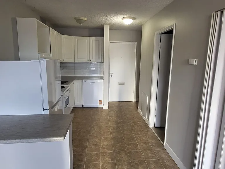 825 12th Ave SW #507 — Photo 3