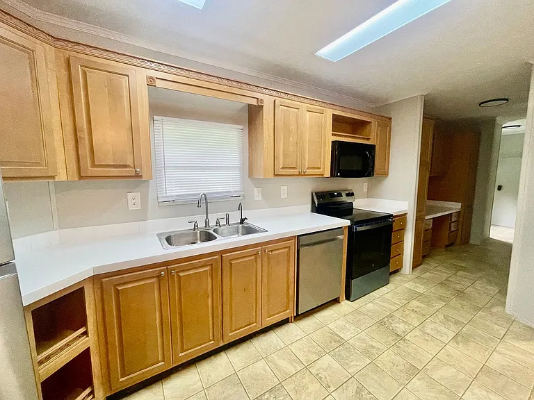 1838 Prairie Ct — Photo 9