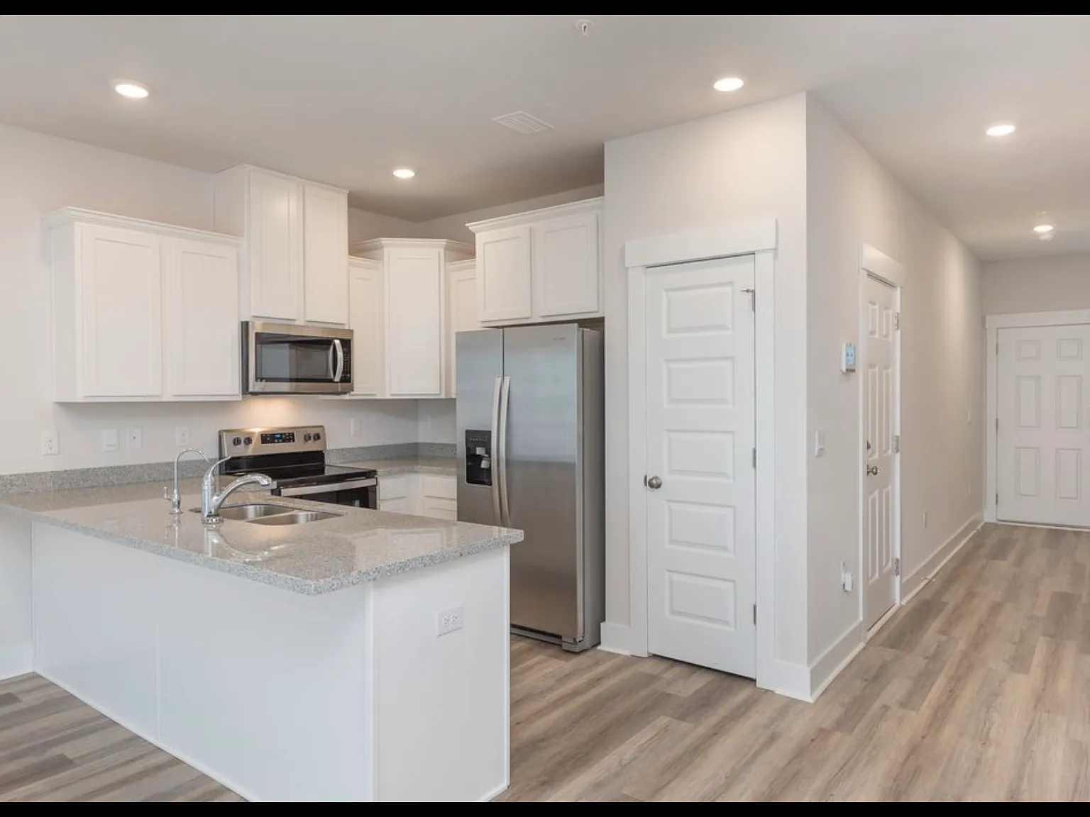 3 bed, 1553 sqft, $1,900 — Photo 3