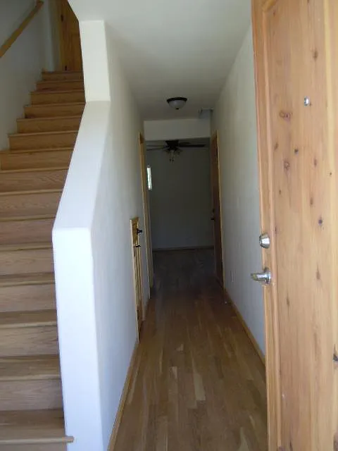 2 bed, 1.5 bath, 1000 sqft, $1,450 — Photo 2