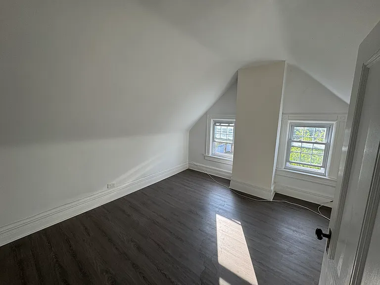 330 Van Duzer St #2 — Photo 7
