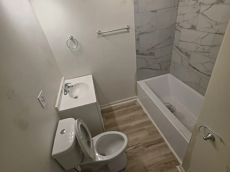2221 Mayflower Ave — Photo 11