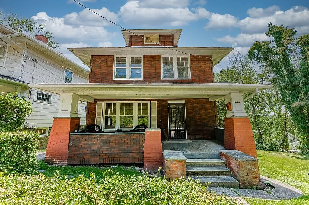 936 Willey St photo 1