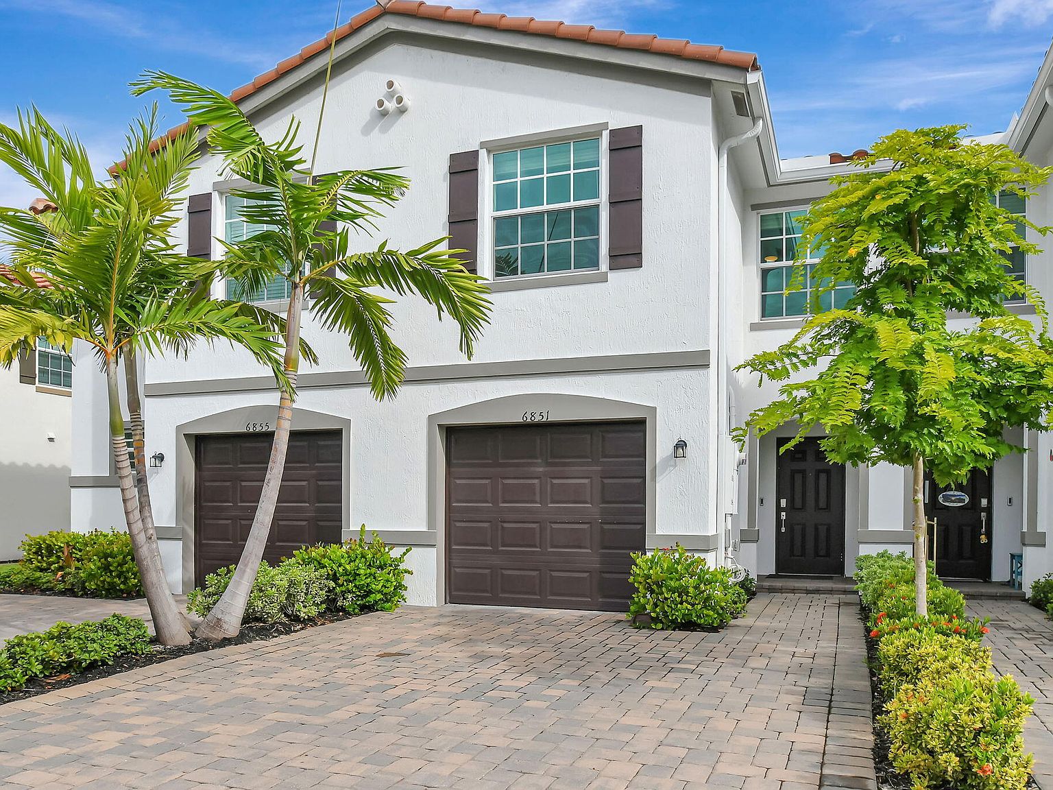 6851 Broadwater Lane