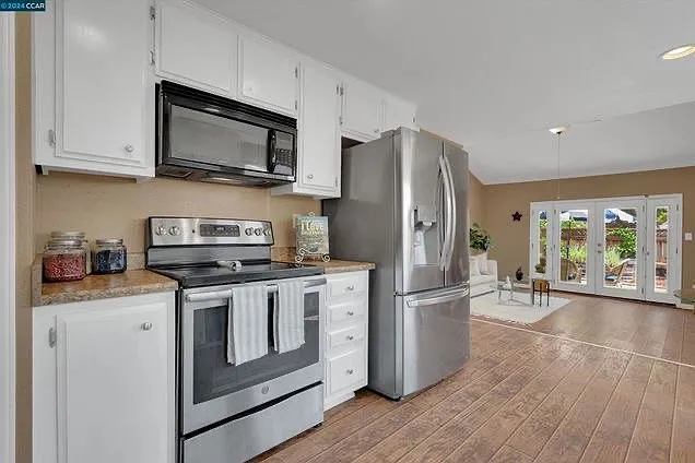 2243 Minaret Dr — Photo 18