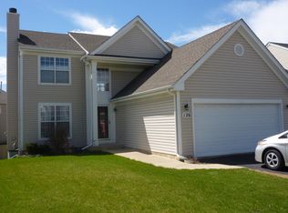 126 Augusta Dr, Streamwood, IL