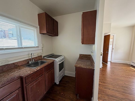 5th image of 214 N Saint Cloud St APT 4