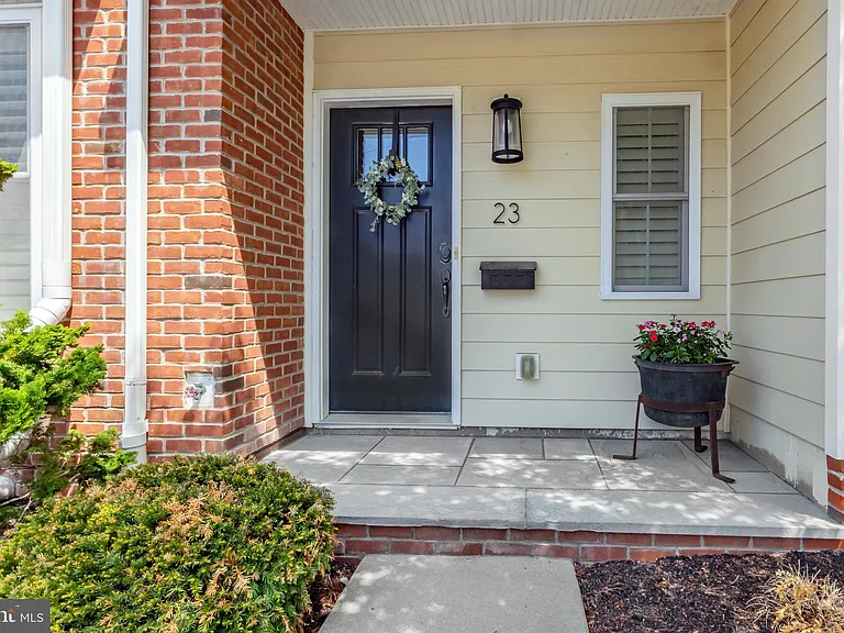 23 Central Ave — Photo 3