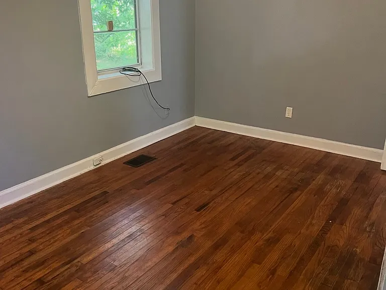 520 N Maryland St — Photo 9