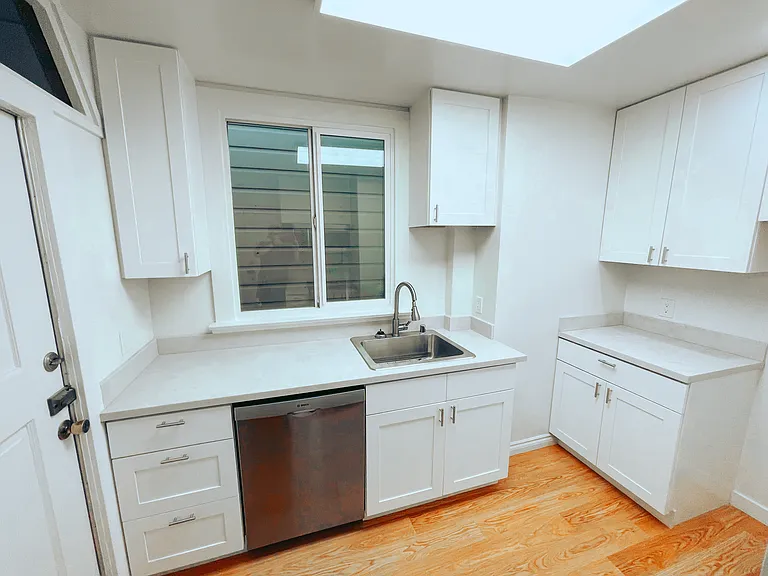 121 Carl St #3 — Photo 4