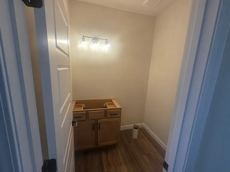 301 Andorah Dr — Photo 17