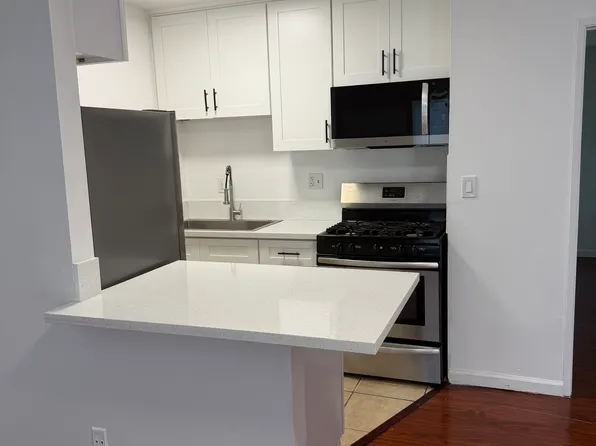 210 S Coronado St #8, Los Angeles, CA 90057