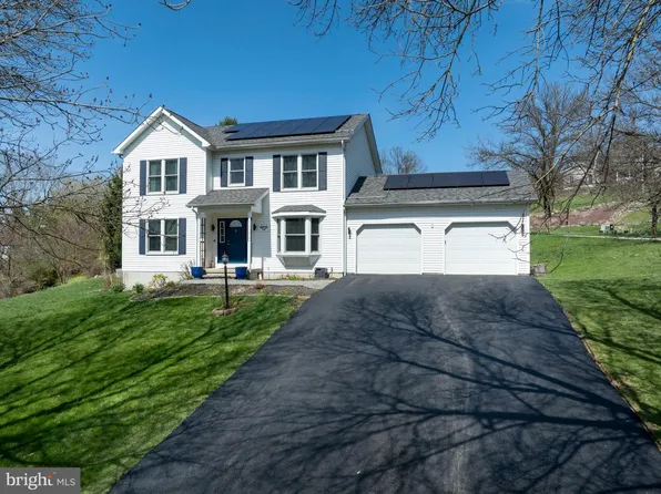 211 Baldwin St, Lemont, PA 16851
