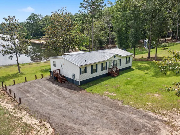1064 Kings Lake Blvd, Defuniak Springs, FL 32433