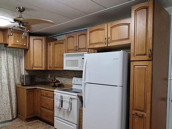 5th image of 27 Havenwood Dr