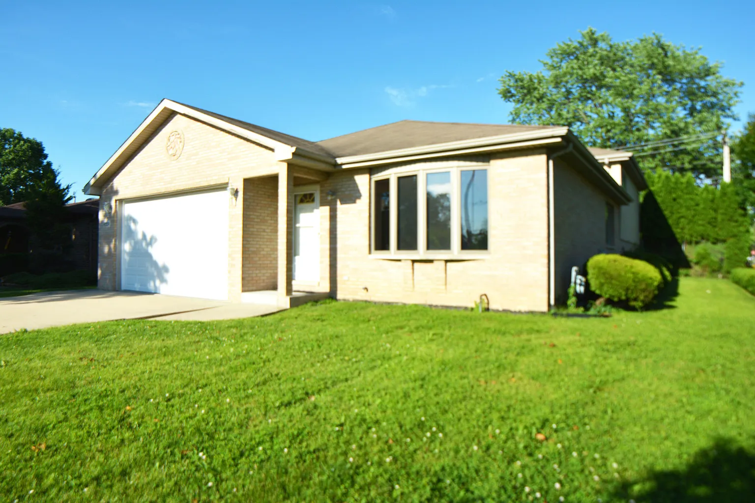 8559 Major Ave photo 1