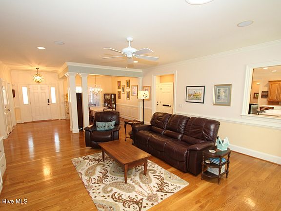 4th image of 4100 Cornwall Court