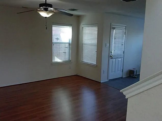 3 bed, 2.5 bath, 1775 sqft, $1,880 — Photo 3