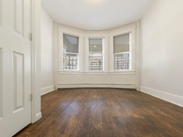 139 Wegman Pkwy, Jersey City, NJ 07305