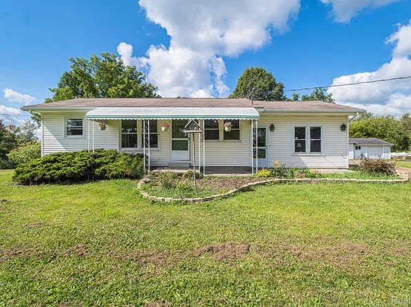 5037 Knoll Rd, Capac, MI 48014