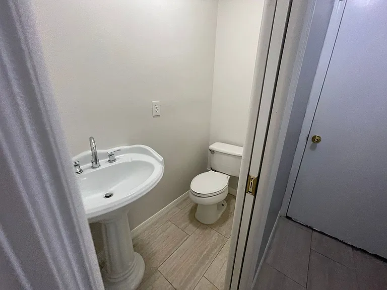 4535 SW 42nd St — Photo 21