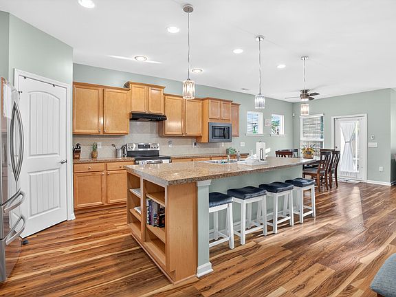 2nd image of 2412 Fiddich Ln