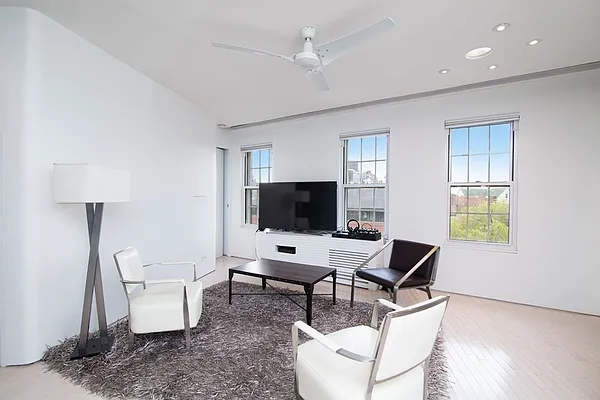 Rented by REAL New York | media 11