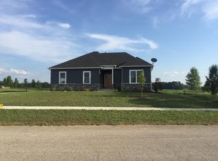 1762 Carlisle Dr, Saint Joseph, MI 49085