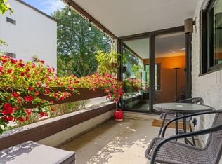 330 W Miner St APT 1B, Arlington Heights, IL 60005