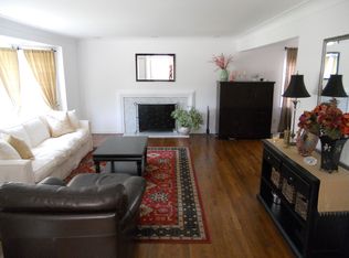 2483 Traymore Rd, University Heights, OH 44118