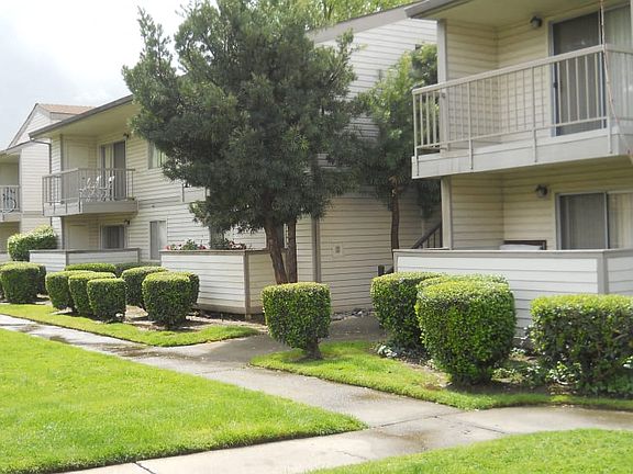 4th image of 1671 W El Camino Ave #9