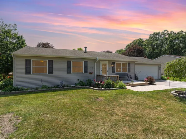 5765 Crandall Rd, Howell, MI 48855