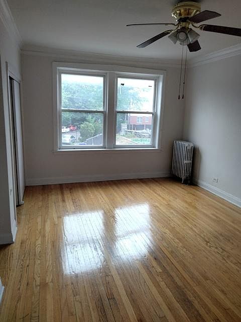 1st image of 5040 N Lincoln Ave #4