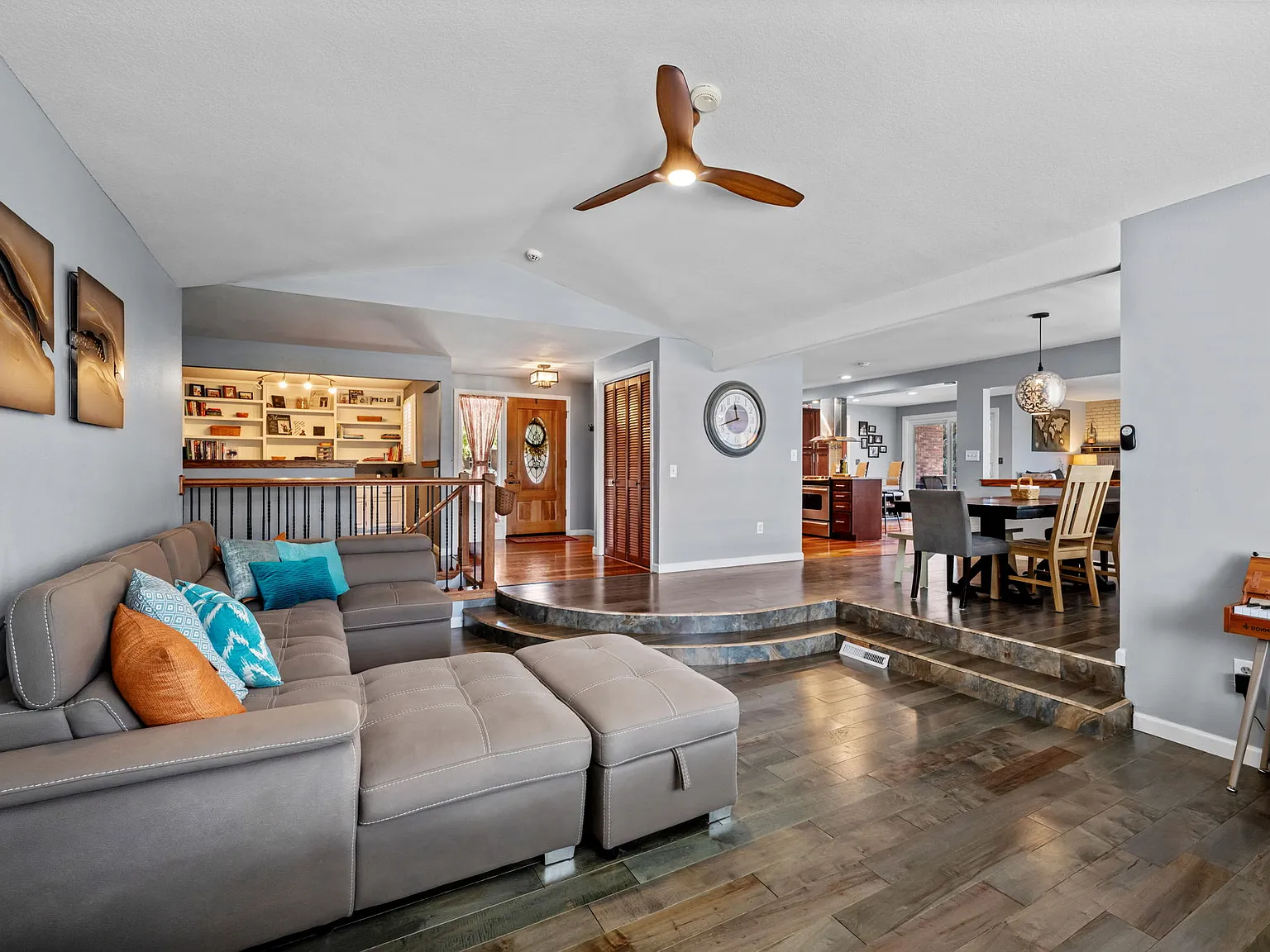 5 bed, 3.5 bath, 4260 sqft, $4,500 — Photo 3
