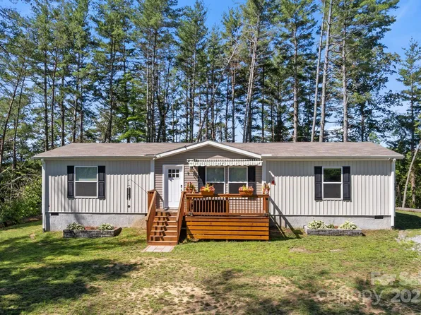 102 Kiwassa Ln, Hendersonville, NC 28792