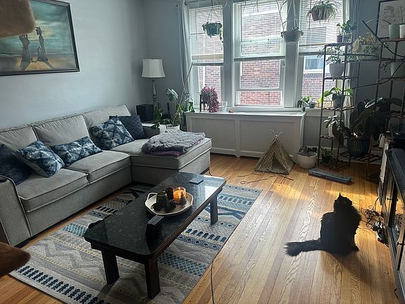 5th image of 275 S Allen St APT 3