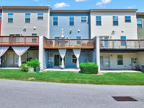 4th image of 1008 Drayman Pl