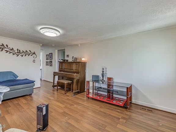 5th image of 529 Jonesboro Rd