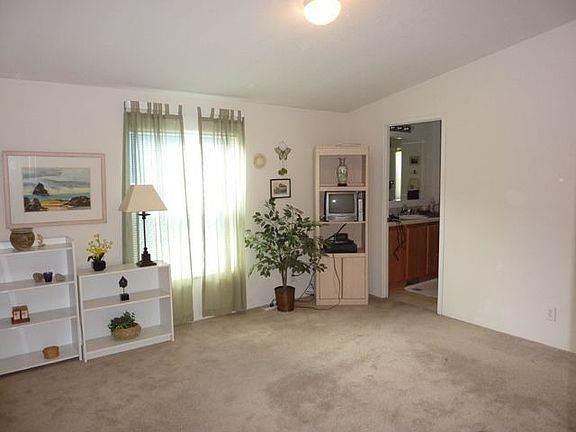 5th image of 1151 SE Oar Ave