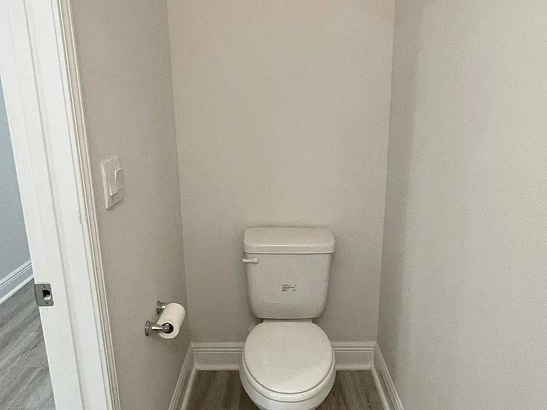 9815 Fowler Ave — Photo 8