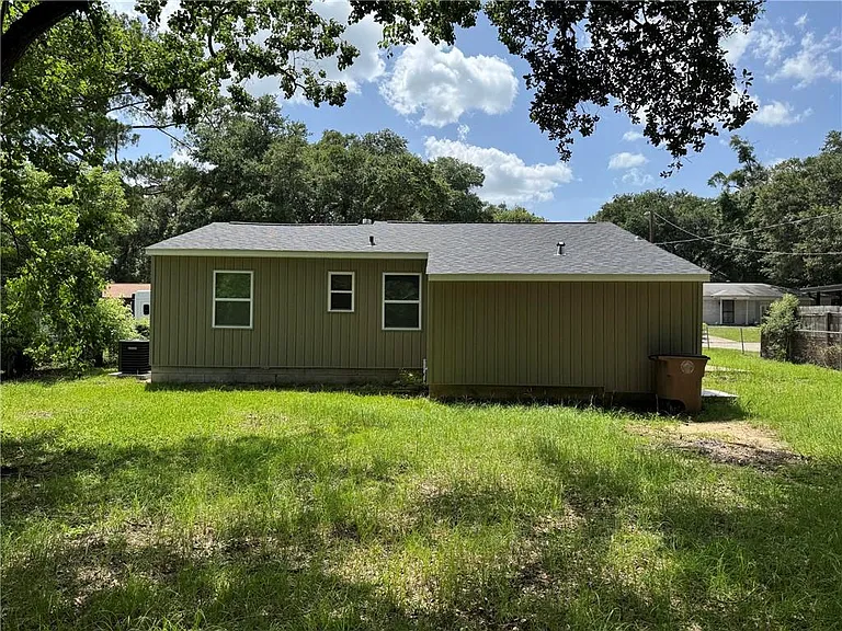 2120 Baker Rd — Photo 22