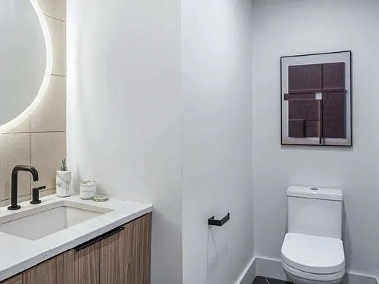 2240 Ontario Rd NW #8 — Photo 4