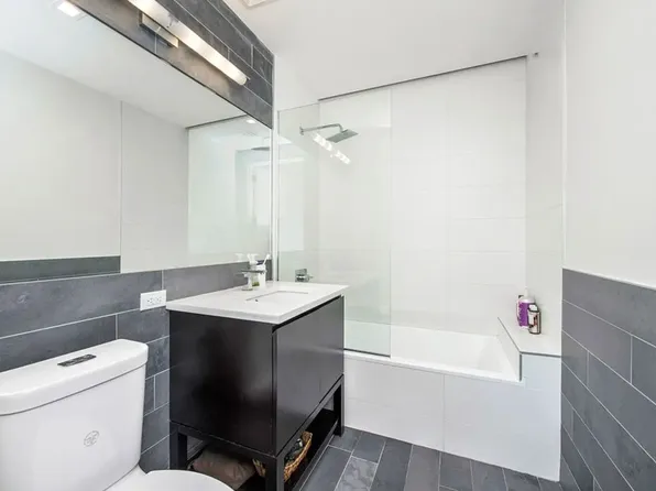 1059 Manhattan Avenue image 6 of 10