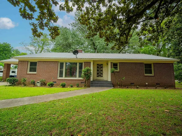1173 Gordon St, Camden, AR 71701