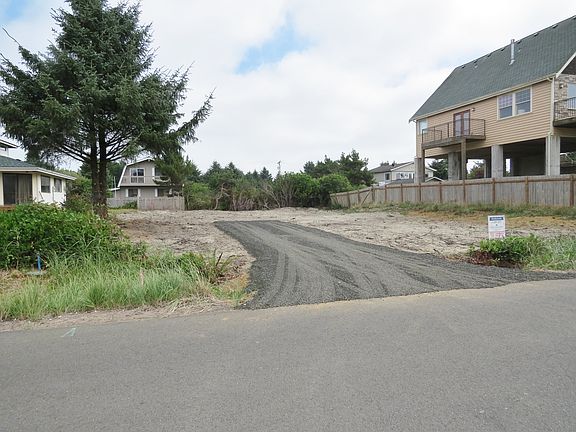 2nd image of 136 Sand Dune Ave SW