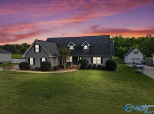 101 Berkshire Ln, Albertville, AL 35950
