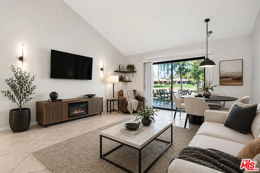 2 bed, 2.5 bath, 938 sqft, $2,500 — Photo 3